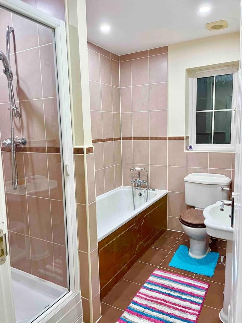 Luxurious Executive 4 Bedroom Whole Home | For 10 Hensol Kültér fotó